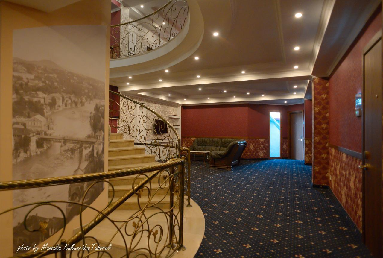 Apartment White Bridge クタイシ エクステリア 写真