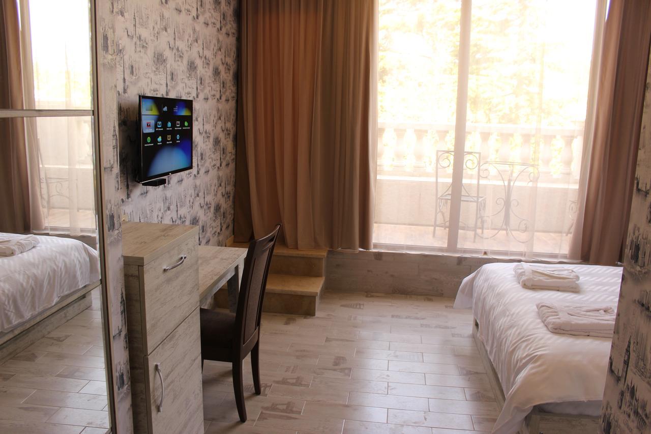 Apartment White Bridge クタイシ エクステリア 写真