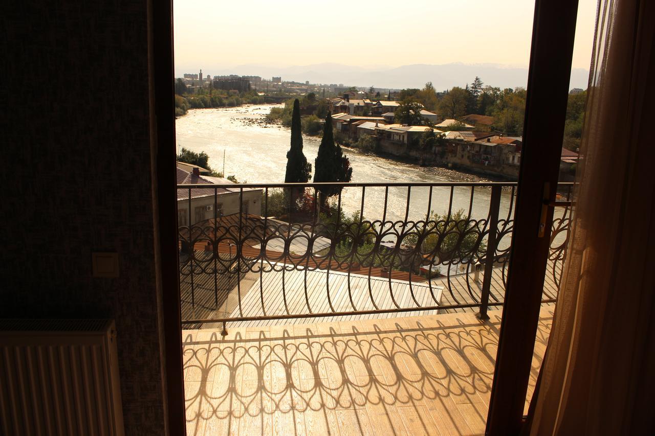 Apartment White Bridge クタイシ エクステリア 写真